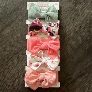 **SOLD** NWT ~ Baby Girl Bows